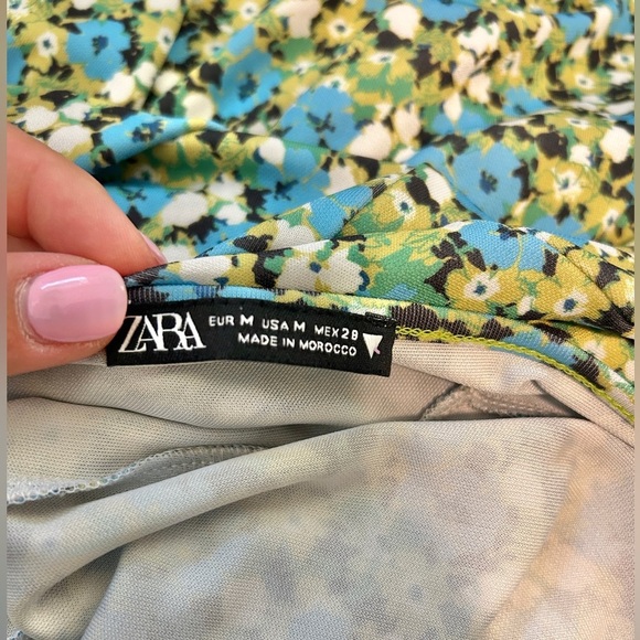 Zara Blogger Fave Green Floral High Neck Cut Out Open Back Fitted Midi Dress - Picture 11 of 11